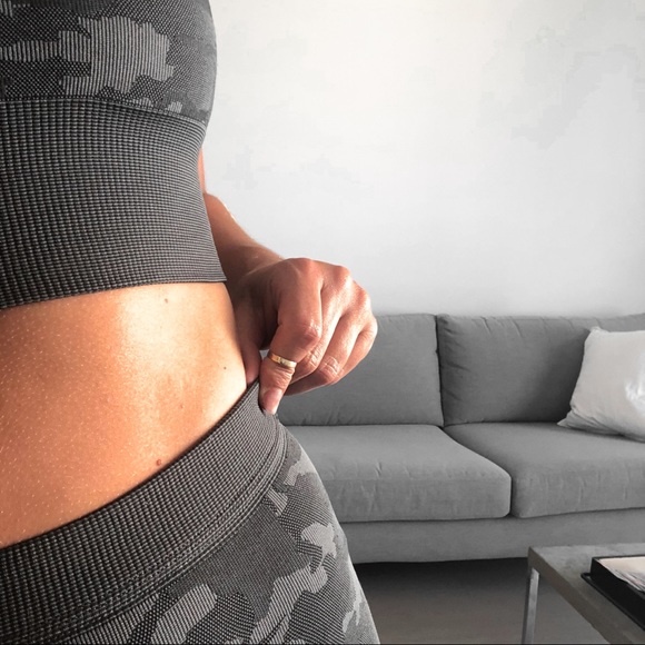 Gray camo print workout set - Picture 3 of 8